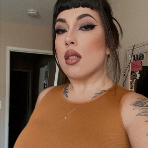 Meet your Posher, Viv - Picture 1 of 1